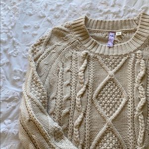 ✨ Cream Cable Knit Sweater ✨